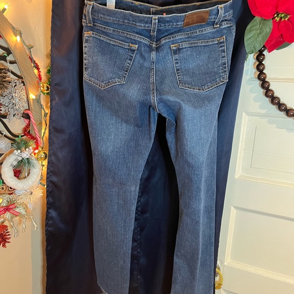 Tommy Hilfiger denim jeans. 32x30, like new! Blue in color. - Picture 4 of 4
